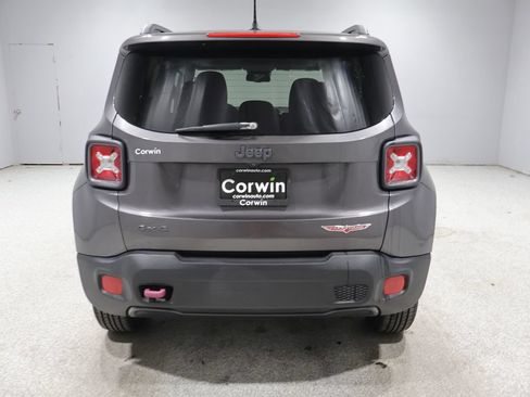 Used 2017 Jeep Renegade Trailhawk w/ Popular Equipment Group AWD/4WD image 3