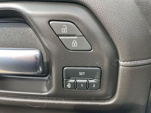 Used 2021 Chevrolet Silverado 1500 High Country w/ Technology Package image 8