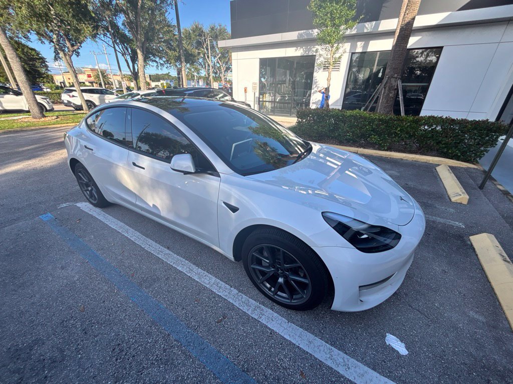 Used 2023 Tesla Model 3 Standard Range RWD image 3