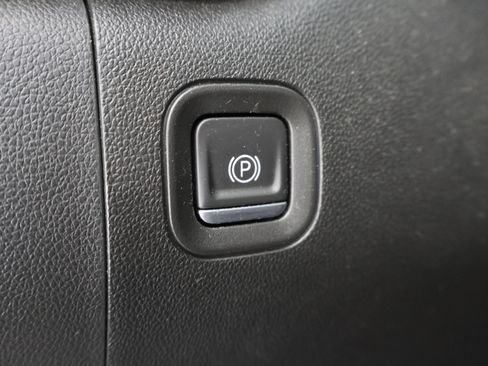 Used 2022 Chevrolet Silverado 2500 LT w/ All Star Edition image 39