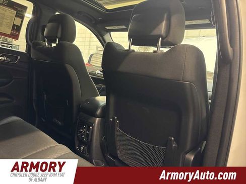 Used 2018 Jeep Grand Cherokee Laredo image 35