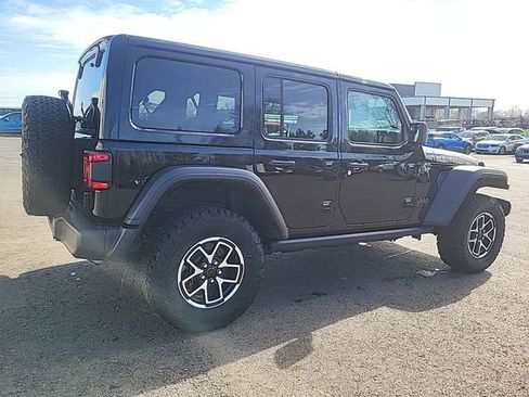 Used 2025 Jeep Wrangler Unlimited Rubicon w/ Convenience Group image 2