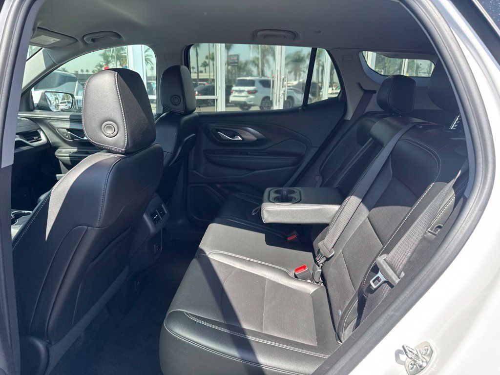 Used 2024 GMC Terrain SLT AWD/4WD image 14