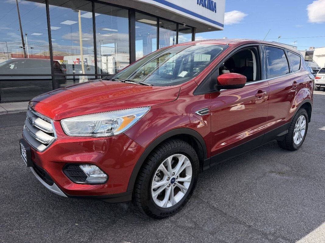 Used 2017 Ford Escape SE AWD/4WD image 1
