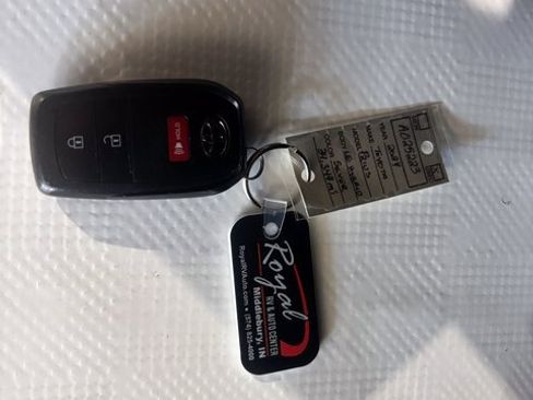 Used 2024 Toyota Prius LE image 30