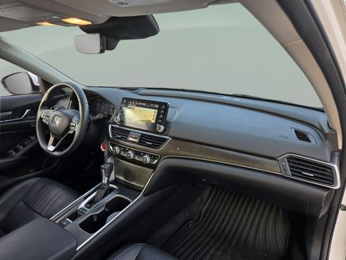 Used 2018 Honda Accord Touring image 30