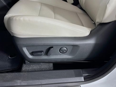 New 2026 Nissan Rogue SV FWD image 20