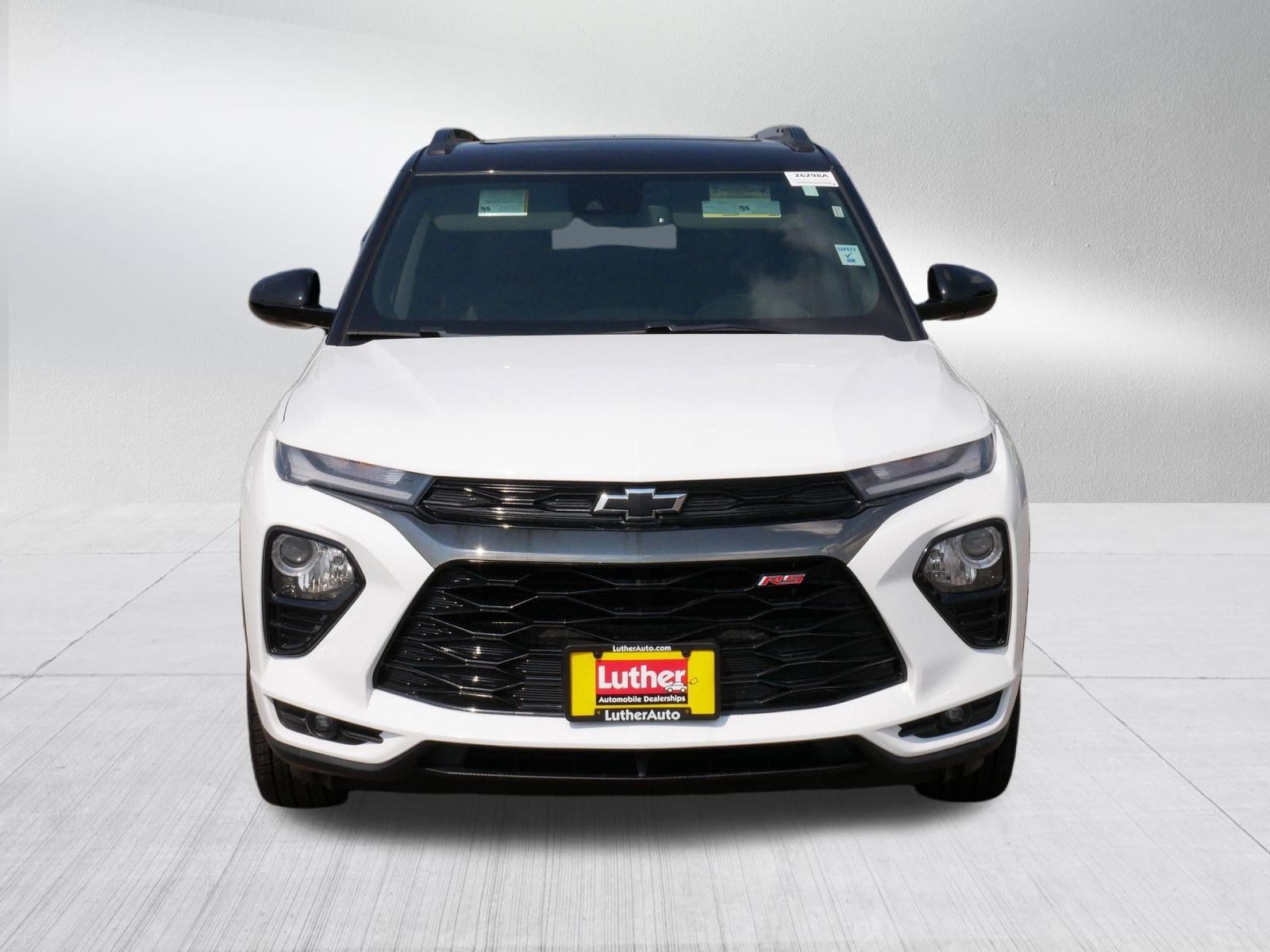 Used 2023 Chevrolet TrailBlazer RS w/ Sun and Liftgate Package AWD/4WD image 2