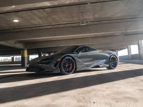 Used 2021 McLaren 765LT RWD image 10