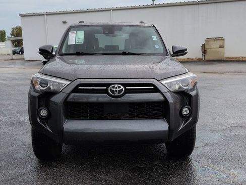 Used 2022 Toyota 4Runner SR5 Premium w/ Moonroof Package RWD image 9