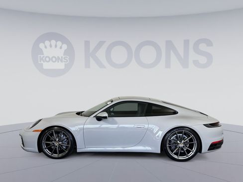 Used 2021 Porsche 911 Carrera RWD image 2