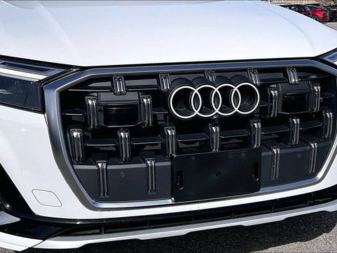 Used 2025 Audi Q7 3.0T Premium Plus AWD/4WD image 39