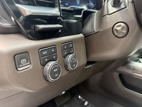Used 2023 Chevrolet Silverado 1500 LTZ w/ LTZ Premium Package AWD/4WD image 13