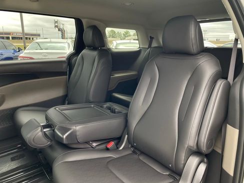 New 2026 Kia Carnival LXS image 24