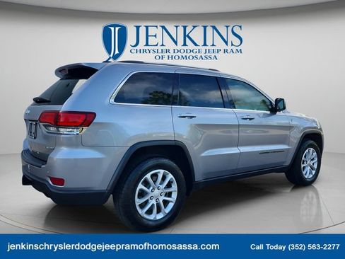 Used 2021 Jeep Grand Cherokee Laredo AWD/4WD image 3