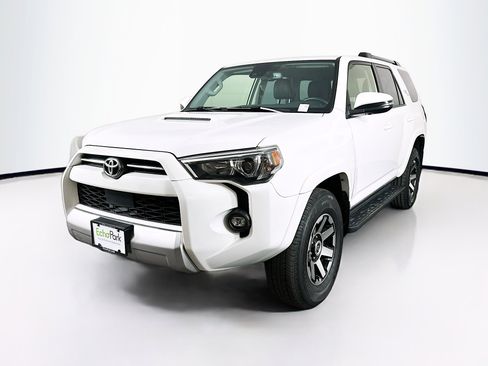 Used 2024 Toyota 4Runner TRD Off-Road Premium image 3