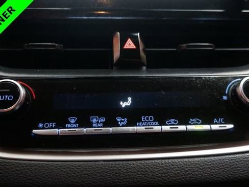 Used 2020 Toyota Corolla LE image 17