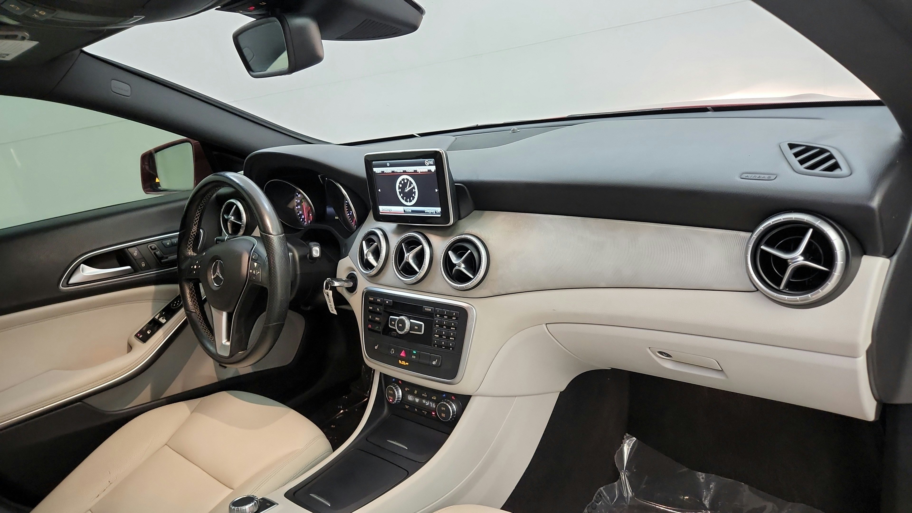 Used 2014 Mercedes-Benz CLA 250 4MATIC image 34