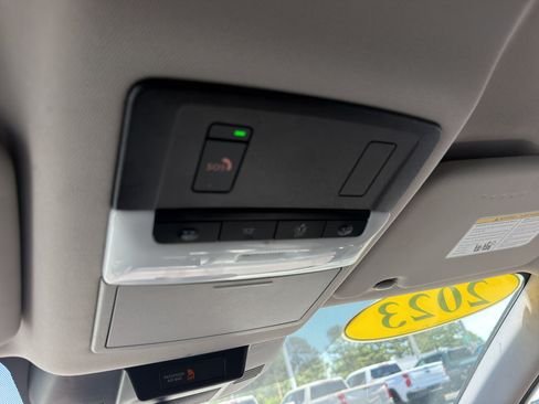 Used 2023 Nissan Rogue SV FWD image 19