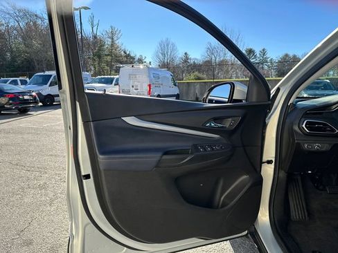 Used 2022 Chevrolet Bolt EUV LT w/ Convenience Package image 23