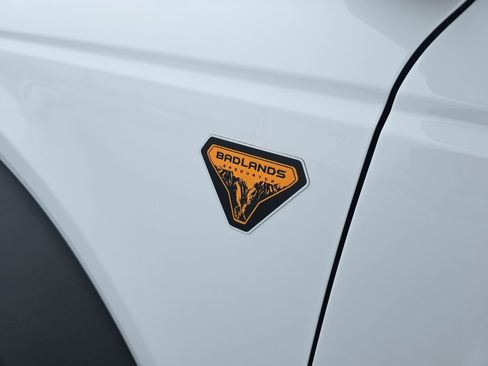 Used 2023 Ford Bronco Badlands w/ Sasquatch Package image 12