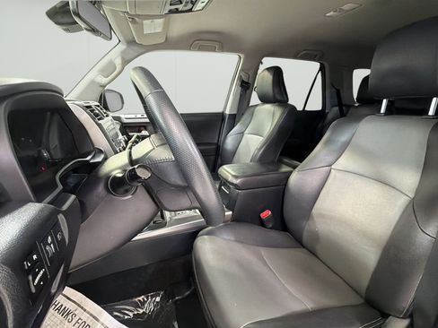 Used 2020 Toyota 4Runner SR5 Premium AWD/4WD image 9