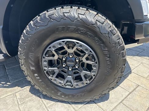 Used 2025 Ford F150 Raptor w/ Equipment Group 803A Raptor R AWD/4WD image 4