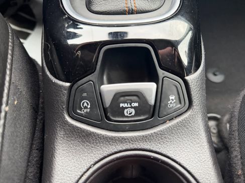 Used 2020 Jeep Compass Limited image 23