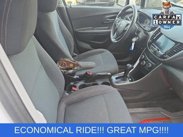 Used 2022 Chevrolet Trax LS w/ Tint and Cruise Package FWD image 10