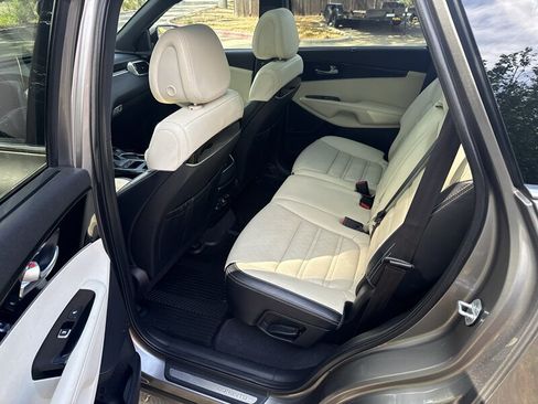 Used 2016 Kia Sorento SX AWD/4WD image 18