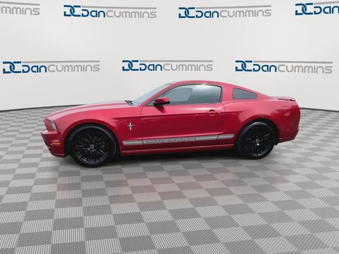 Used 2013 Ford Mustang Premium RWD image 5