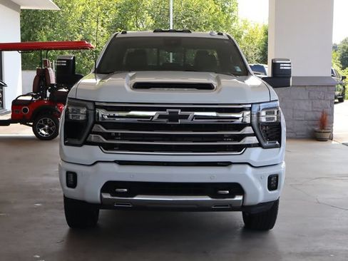 Used 2024 Chevrolet Silverado 2500 High Country w/ High Country Premium Package AWD/4WD image 8
