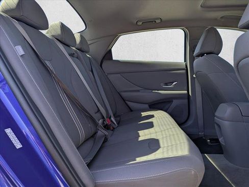 Used 2024 Hyundai Elantra SEL w/ Convenience Package FWD image 19