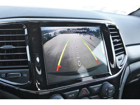 Used 2022 Jeep Grand Cherokee Laredo X RWD image 23