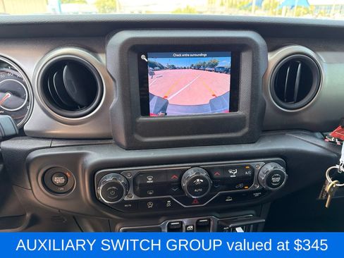 Used 2021 Jeep Gladiator Sport AWD/4WD image 9