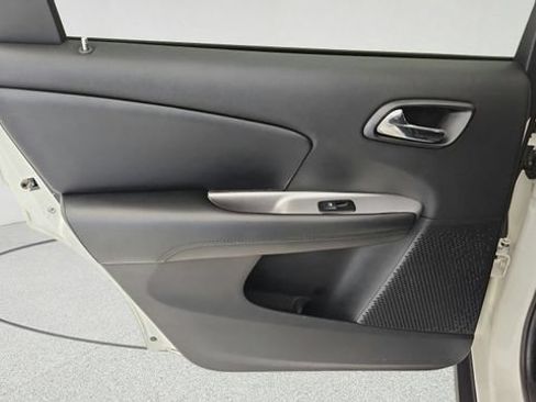 Used 2015 Dodge Journey SXT w/ Flexible Seating Group FWD image 19