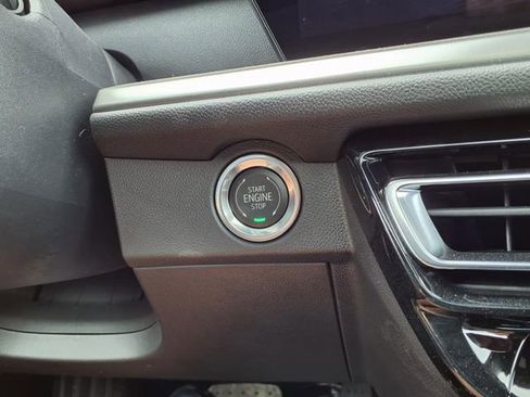 New 2025 Chevrolet Traverse LT w/ Sun and Wheel Package FWD image 38