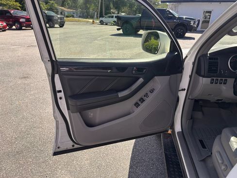Used 2008 Toyota 4Runner Limited AWD/4WD image 16