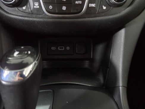 Used 2019 Chevrolet Equinox LT FWD image 26