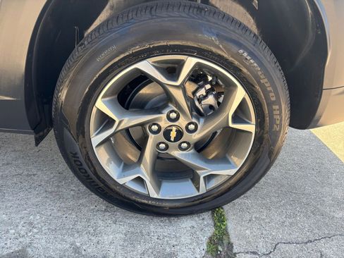 Used 2025 Chevrolet Trax LT w/ LT Convenience Package image 29