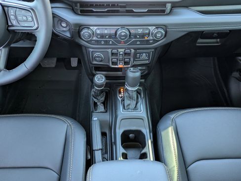 New 2026 Jeep Gladiator Sport AWD/4WD image 20