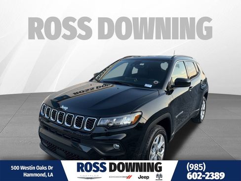 Used 2025 Jeep Compass Latitude image 1