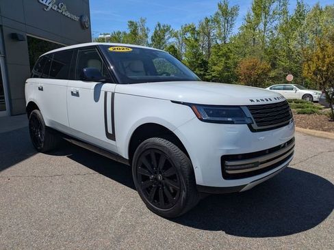 Used 2025 Land Rover Range Rover Long Wheelbase SE AWD/4WD image 10