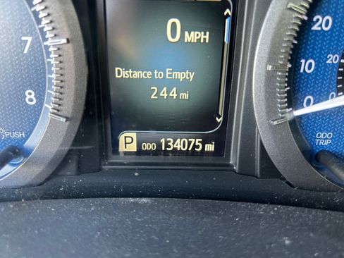 Used 2017 Toyota Sienna Limited image 17