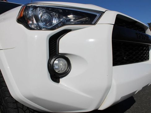 Used 2018 Toyota 4Runner SR5 Premium AWD/4WD image 5