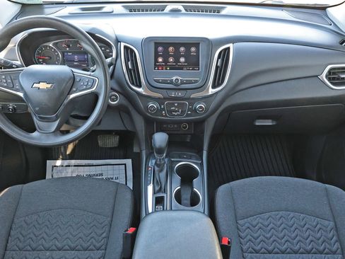 Used 2024 Chevrolet Equinox LT image 2