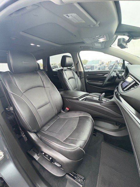 Used 2021 Buick Enclave Avenir w/ Avenir Technology Package FWD image 9
