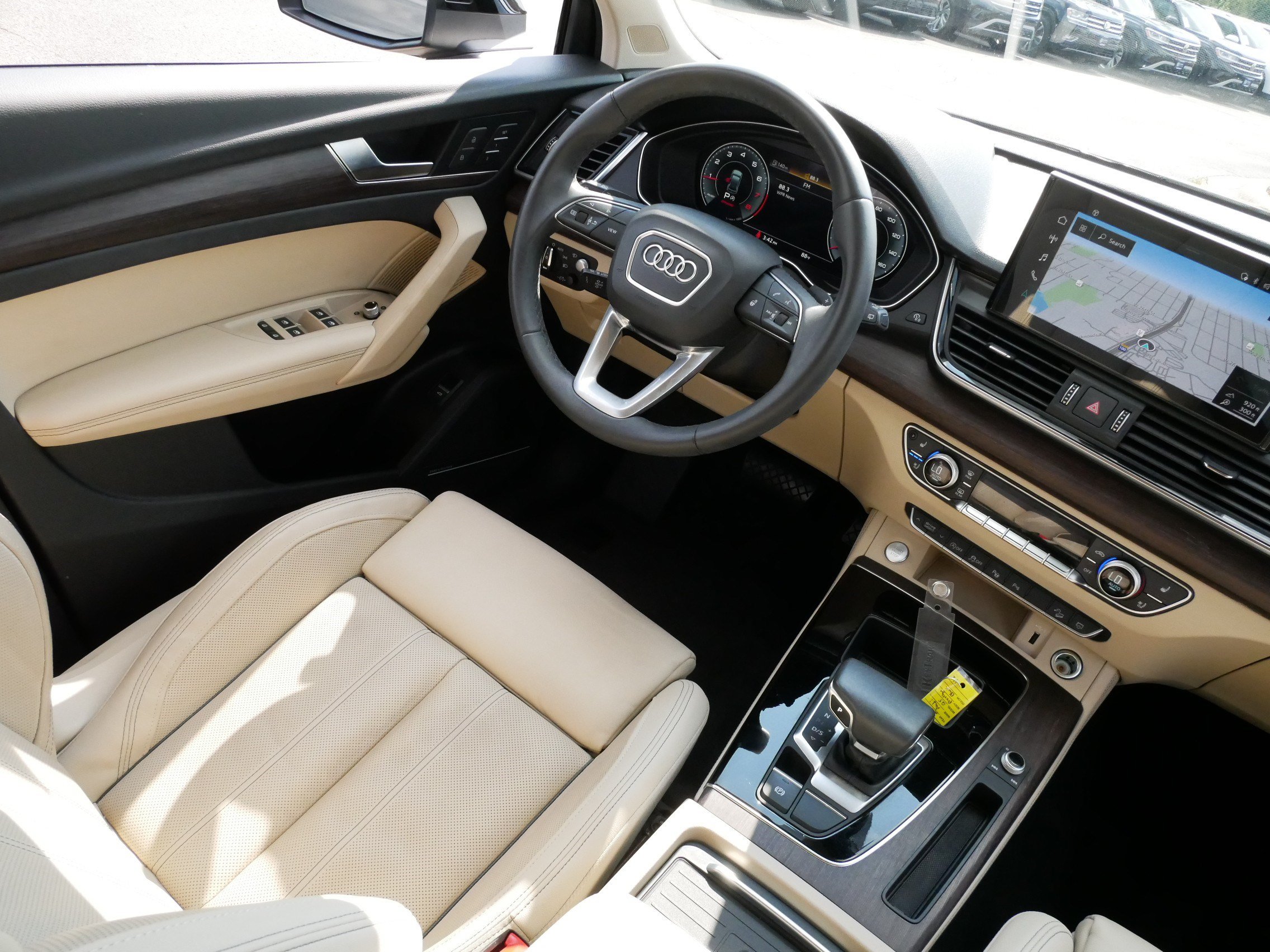 Used 2023 Audi Q5 2.0T Prestige w/ Prestige Package AWD/4WD image 9