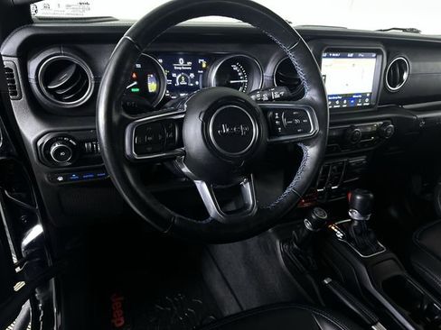 Used 2022 Jeep Wrangler Unlimited Rubicon 4xe w/ Cold Weather Group AWD/4WD image 21