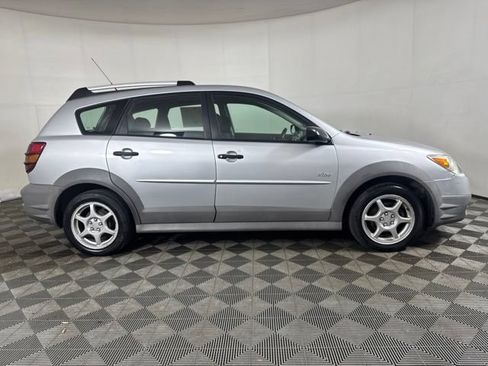 Used 2006 Pontiac Vibe w/ Preferred Package FWD image 2